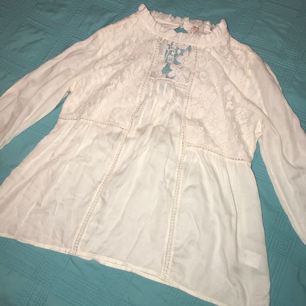 Red Camel White Lace Long Sleeve